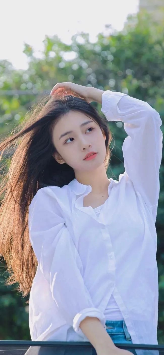 一眼心动的美女壁纸 - 炫图天下