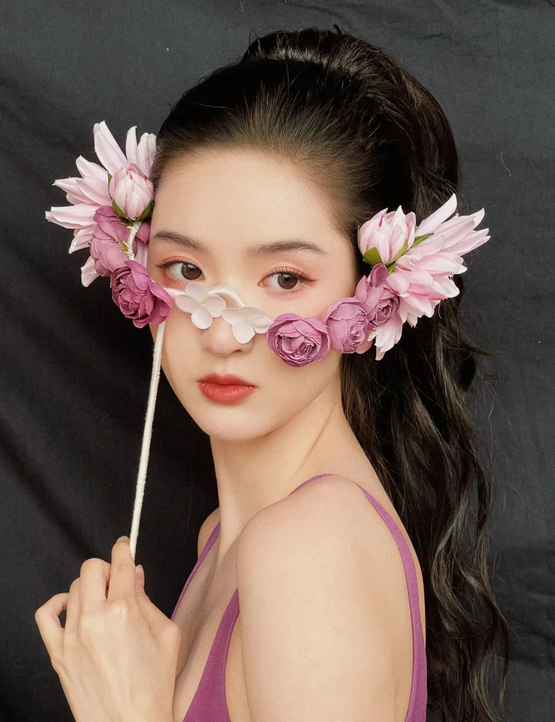 王玉雯吊带连衣裙写真 - 炫图天下