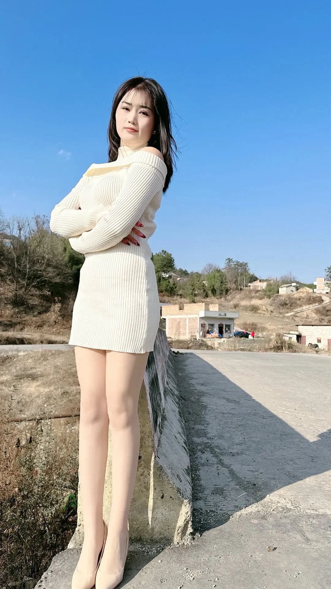 农村女人放假回家，新衣服也陆陆续续到家了 - 炫图天下