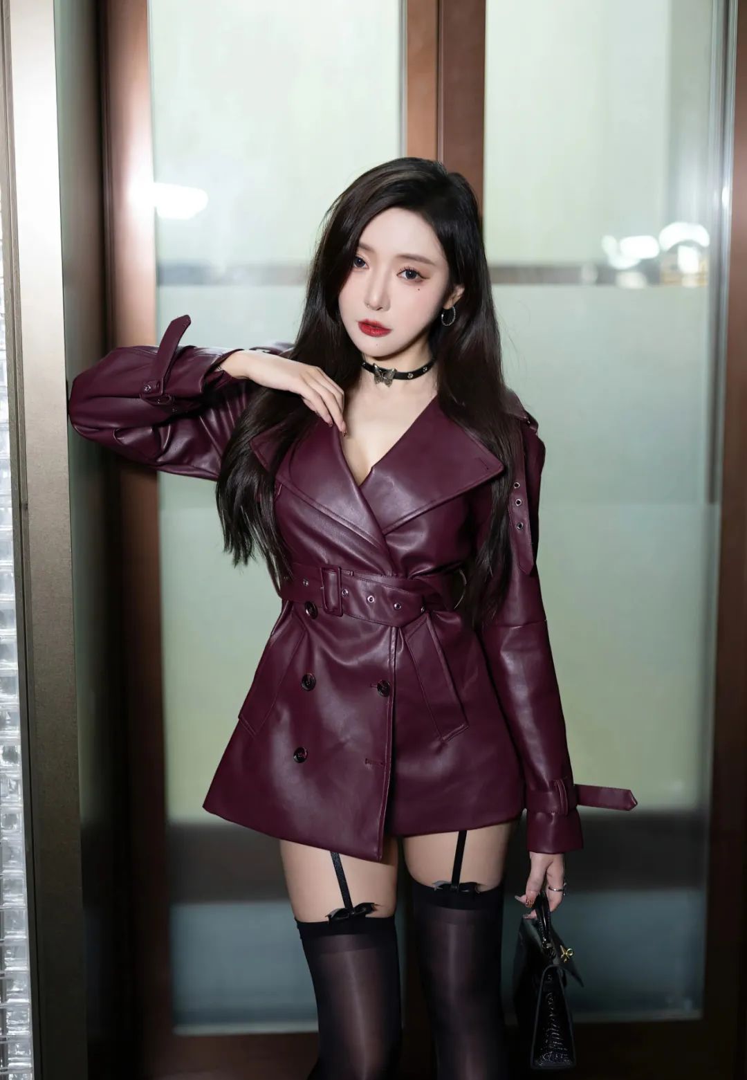 写真 | 皮衣，黑丝，夏日的反差性感 - 炫图天下