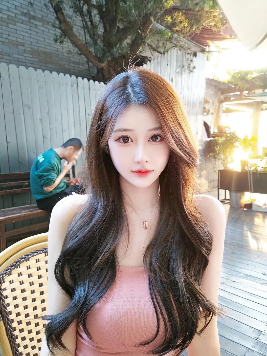 精选女神壁纸欣赏|生活原本沉闷，但跑起来就有风 - 炫图天下