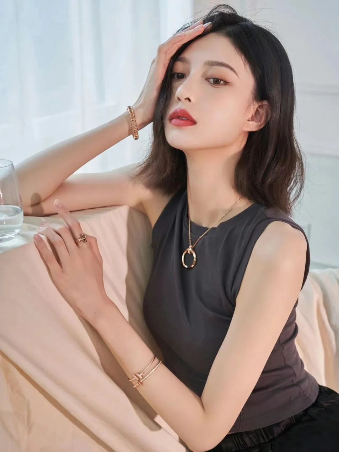 镜头下的高冷美女，颜值与气质并存，爱了爱了 - 炫图天下