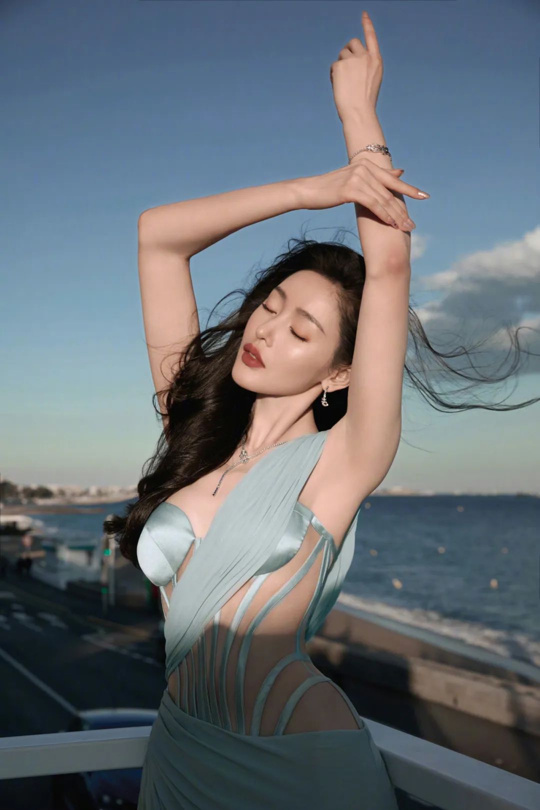 性感镂空裙，身材太无敌，尽显东方女性魅力 - 炫图天下