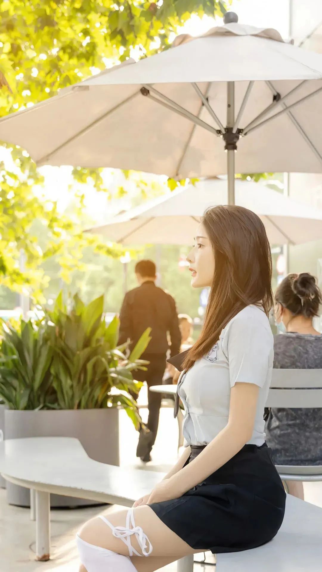 写真 | 阳光下的青春活力，校园风格写真 - 炫图天下