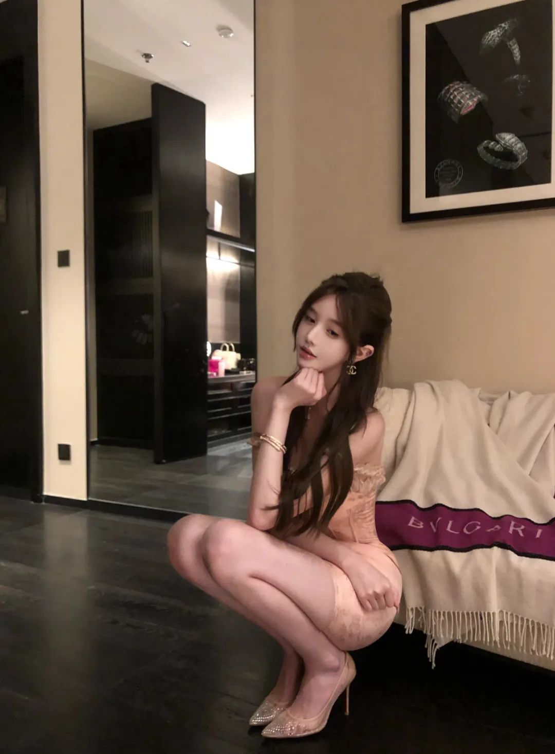 美女｜玫瑰不在浪漫 请做我手中的宝贝 - 炫图天下