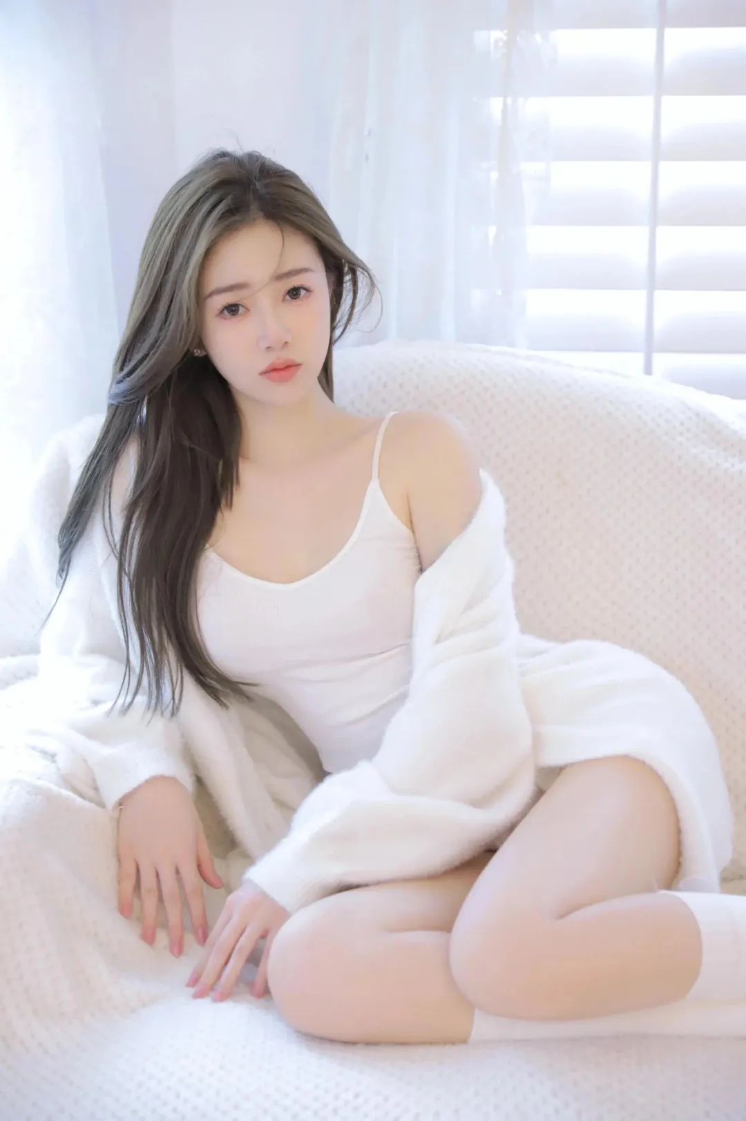 美女 | 白色真的很小白兔 - 炫图天下