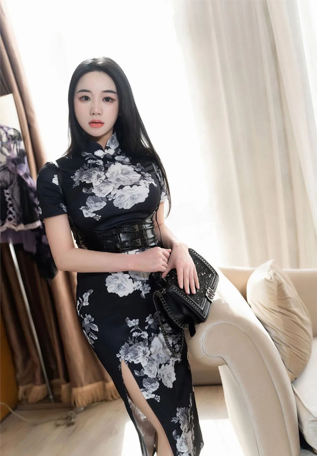 现代风黑旗袍 - 炫图天下