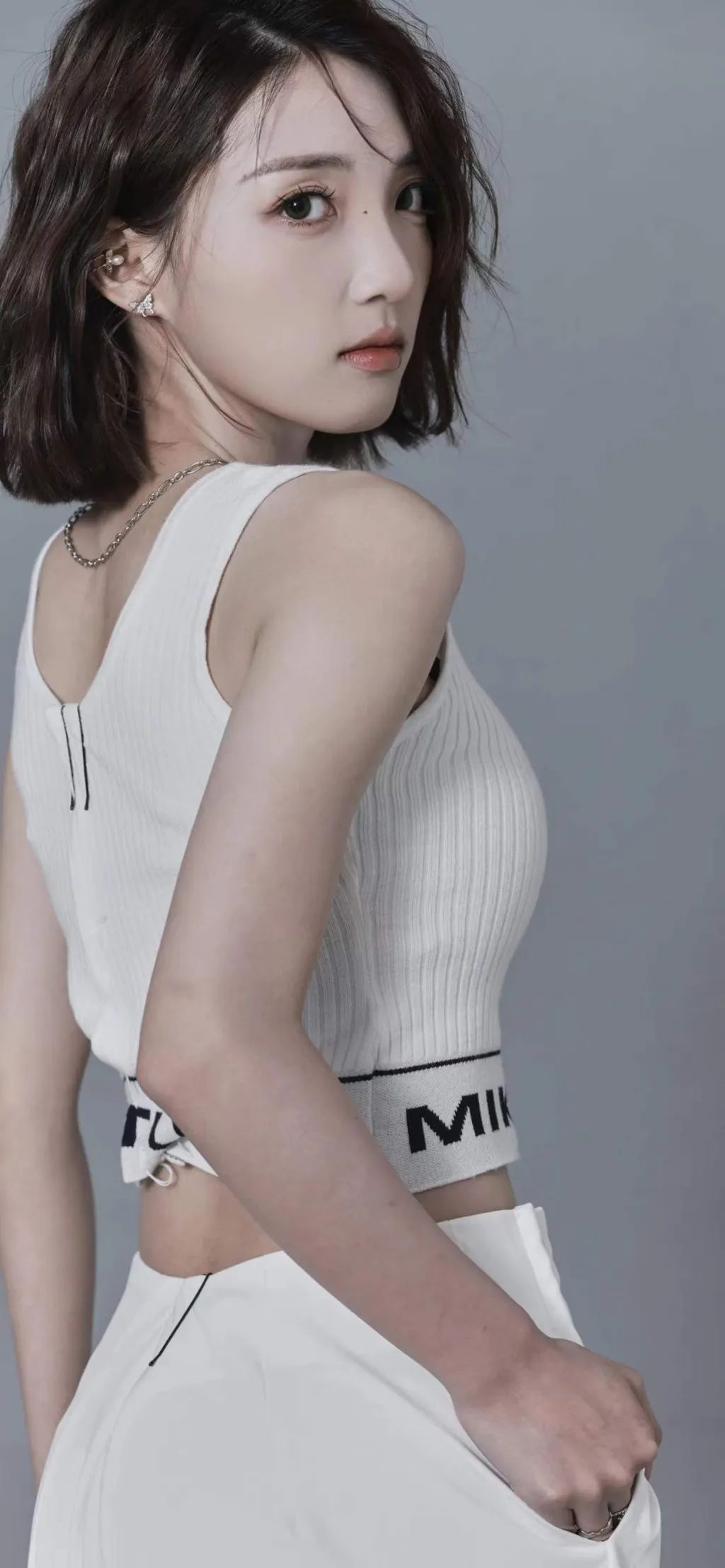 写真｜简约时尚短发小姐姐 - 炫图天下