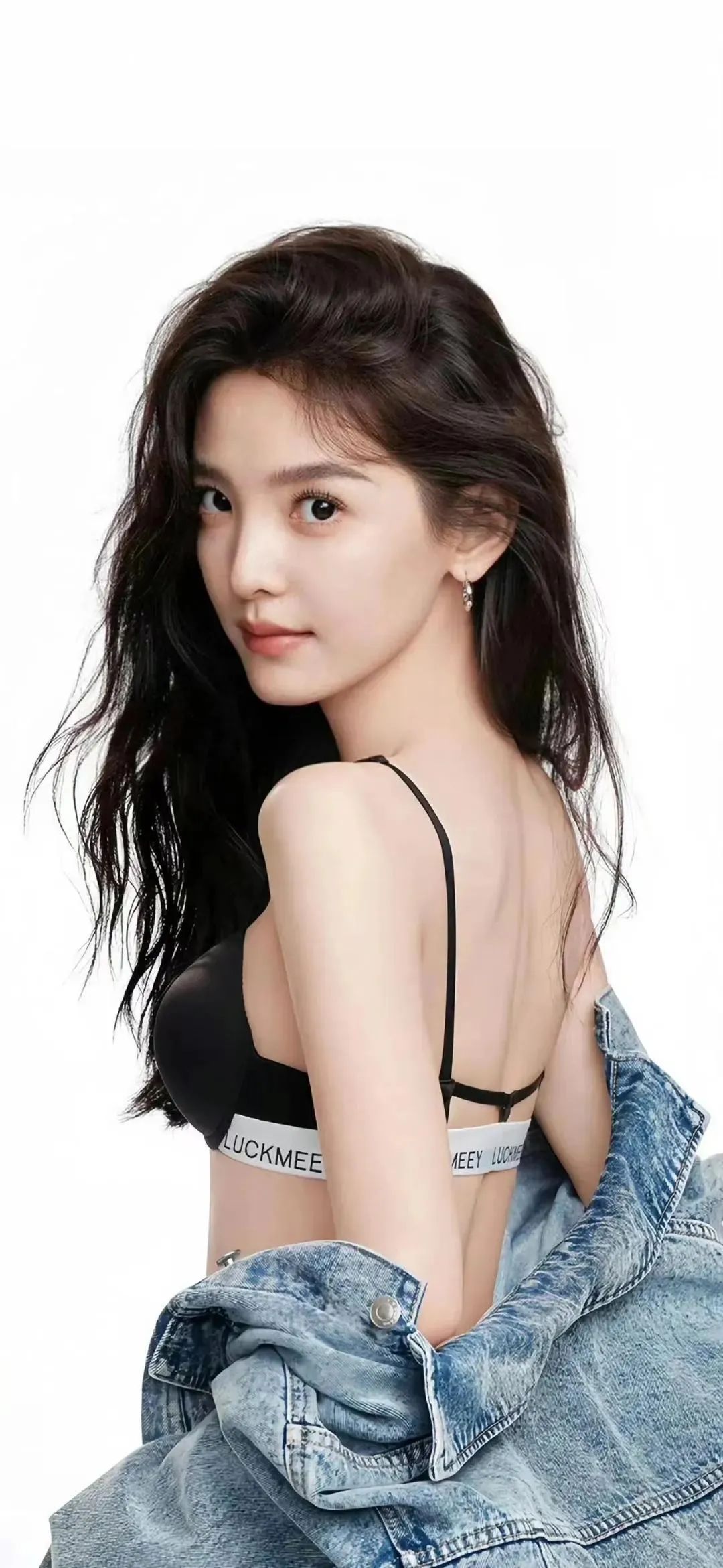 御姐的性感诱惑，男人无法抗拒的魅力。