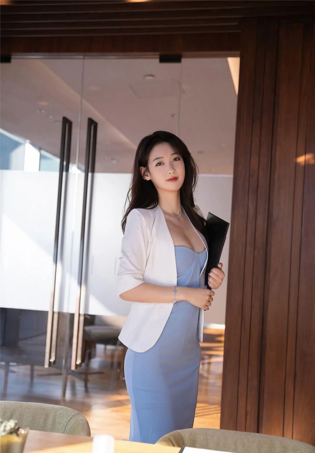 顶级模特唐安琪，双S级身材！太美了！ - 炫图天下