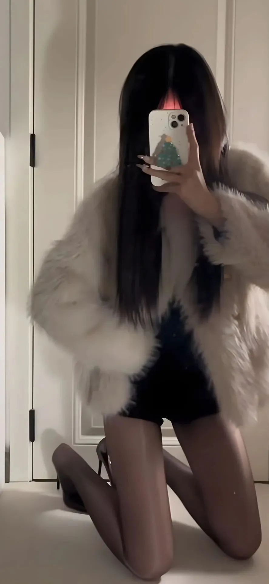 纯欲壁纸｜曾经的温柔如春风拂面，如今却已冰冷。 - 炫图天下