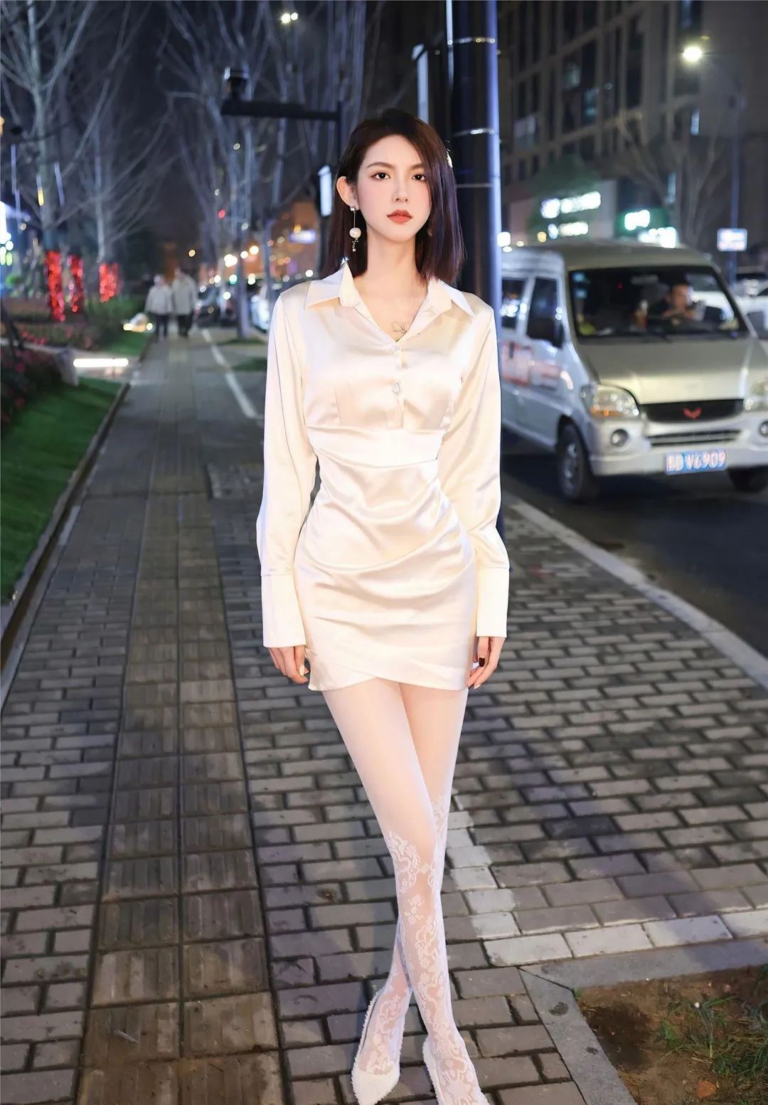 御姐归来，白丝大长腿！ - 炫图天下