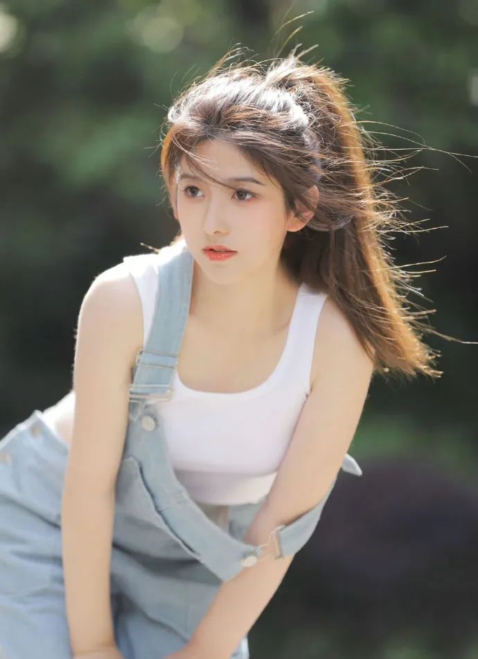 网红美女周瓶儿，皮肤白皙，细腻丝滑，纯欲校花，太美了 - 炫图天下