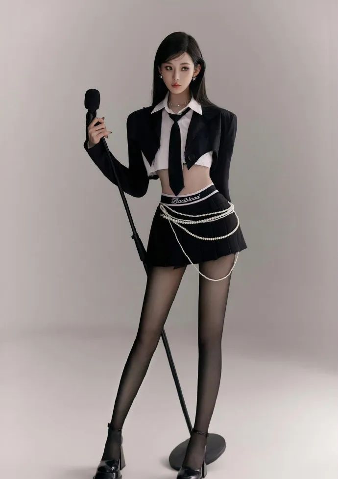 美女模特安雪儿，韩风写真，黑丝长腿水蛇腰，谁看了不迷糊？ - 炫图天下