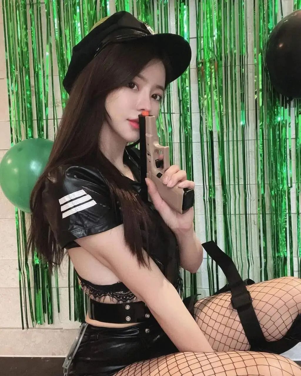 一醉为红颜｜韩国网红美女，纤腰长腿，控制欲太强了 - 炫图天下