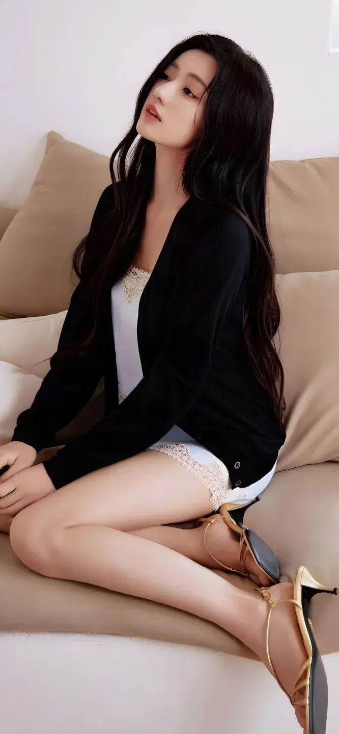 美女壁纸｜落叶飘零，渴望爱情能给予归宿。 - 炫图天下