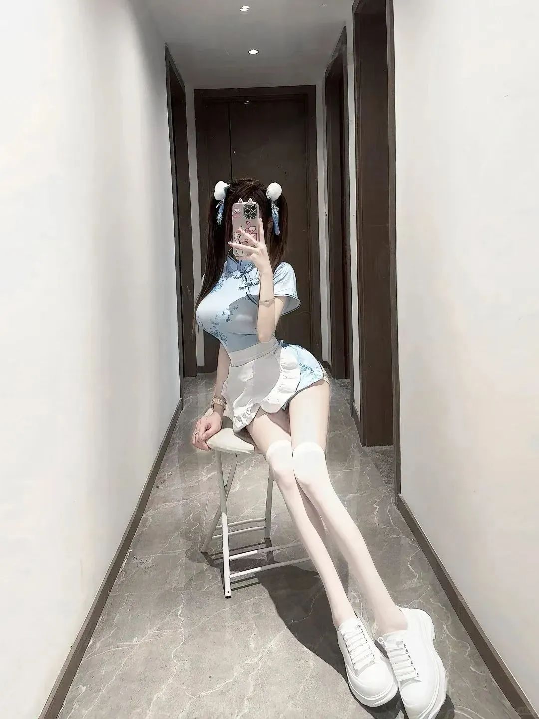 小姐姐cos中华娘，白丝大长腿，身材太棒了 - 炫图天下