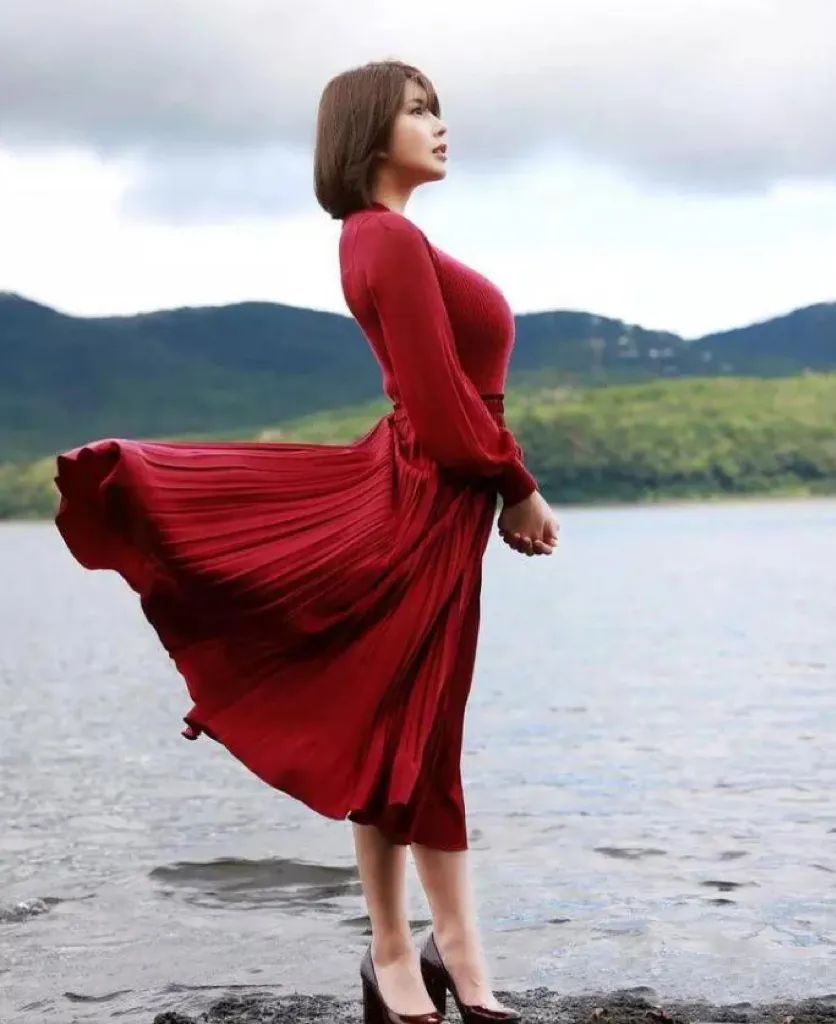 岛国美女网红，极品身材曲线动人 - 炫图天下