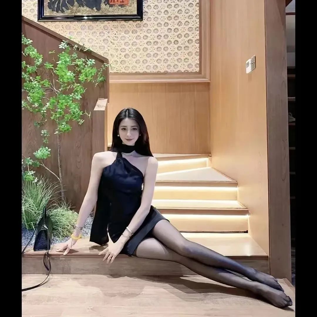 极品黑丝辣妹！岛国第一美腿女王——铃木美香，身材太顶了 - 炫图天下