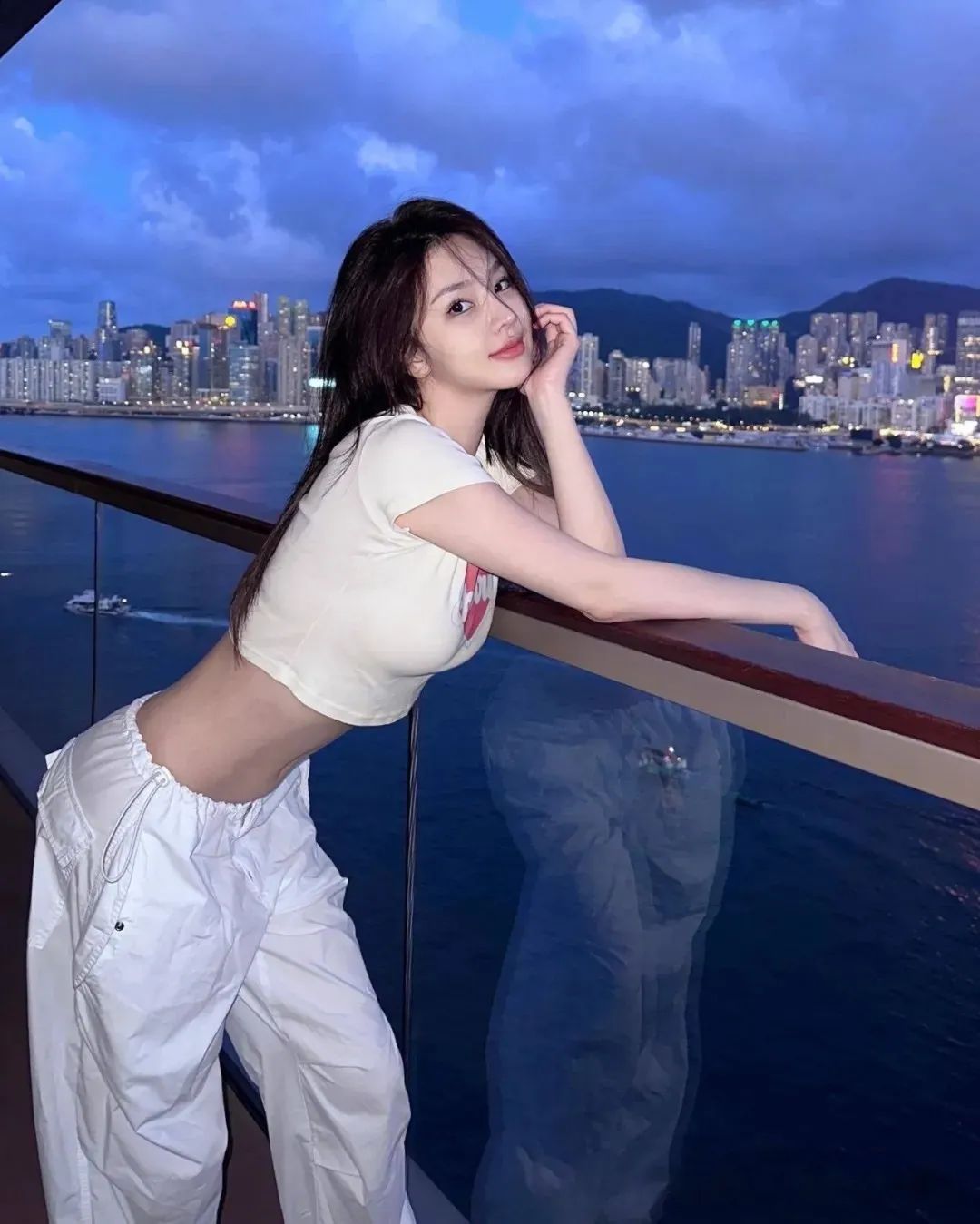 国产人妻天花板，黑丝美腿太惊艳了！ - 炫图天下