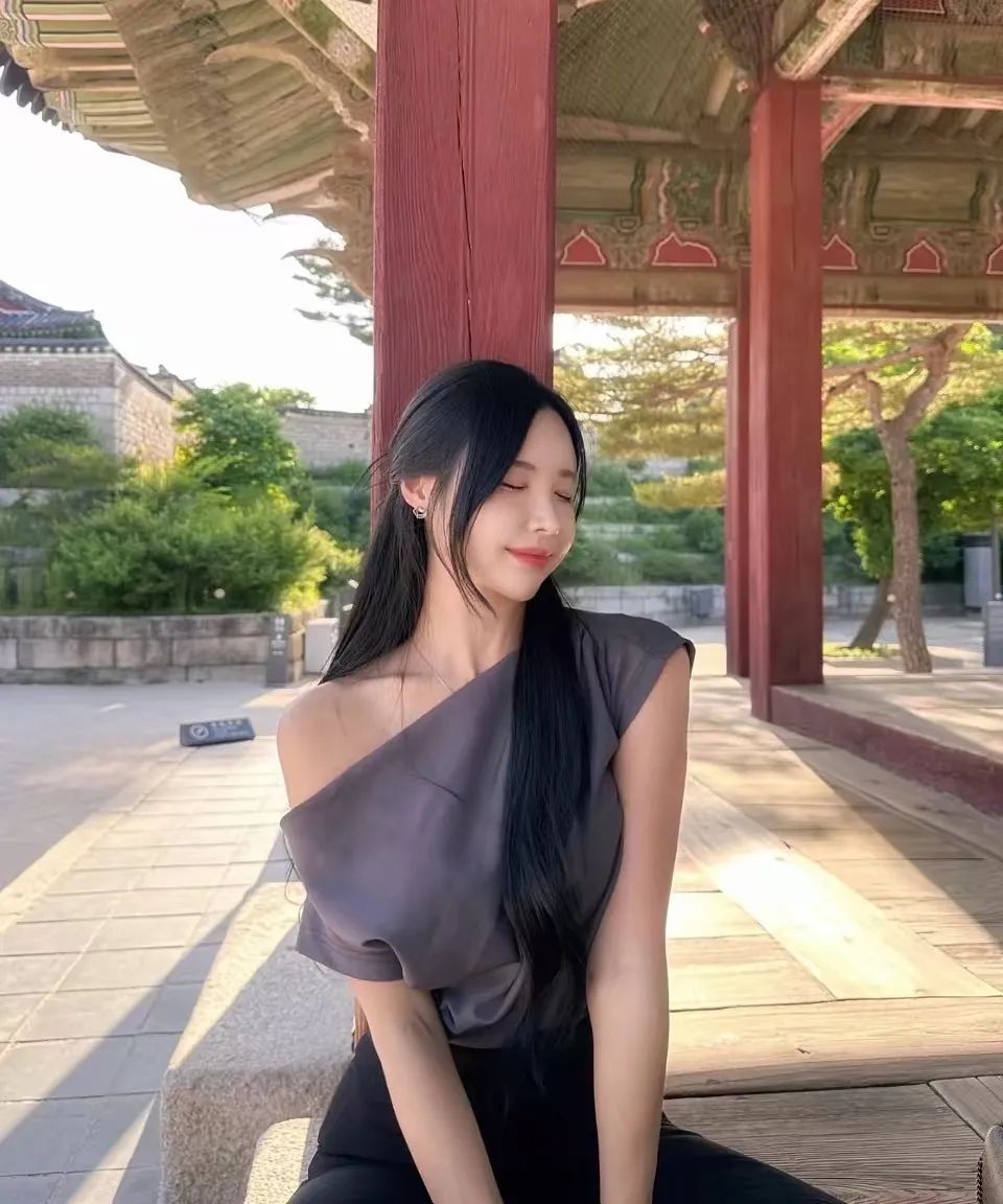 韩国网红美女，顶级颜值和身材，大长腿完美腰臀，太美了 - 炫图天下