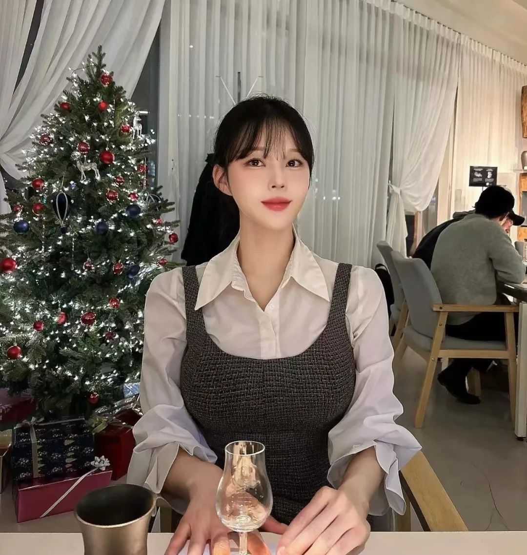 韩国退役空姐，瑜伽教练，大长腿完美腰臀，身材太犯规了 - 炫图天下