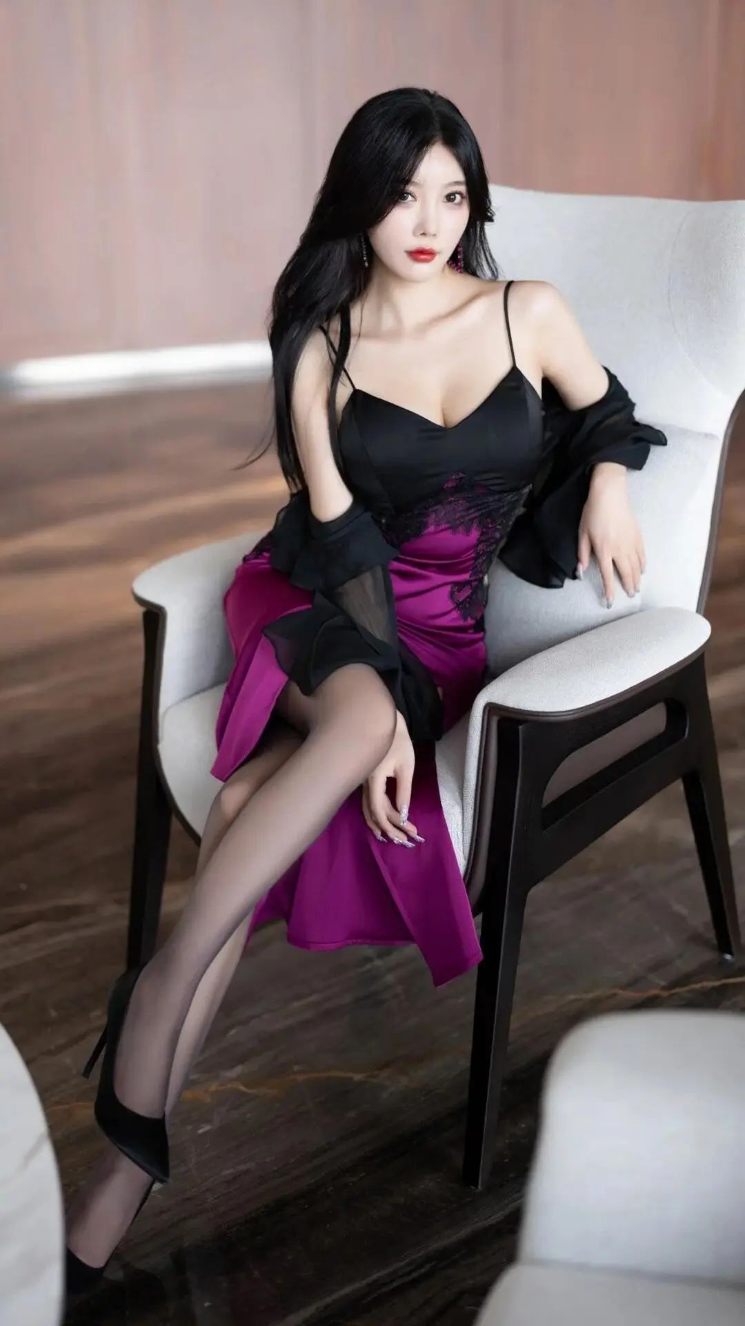 美女模特壁纸 | 凹凸有致身材如诗如画！ - 炫图天下