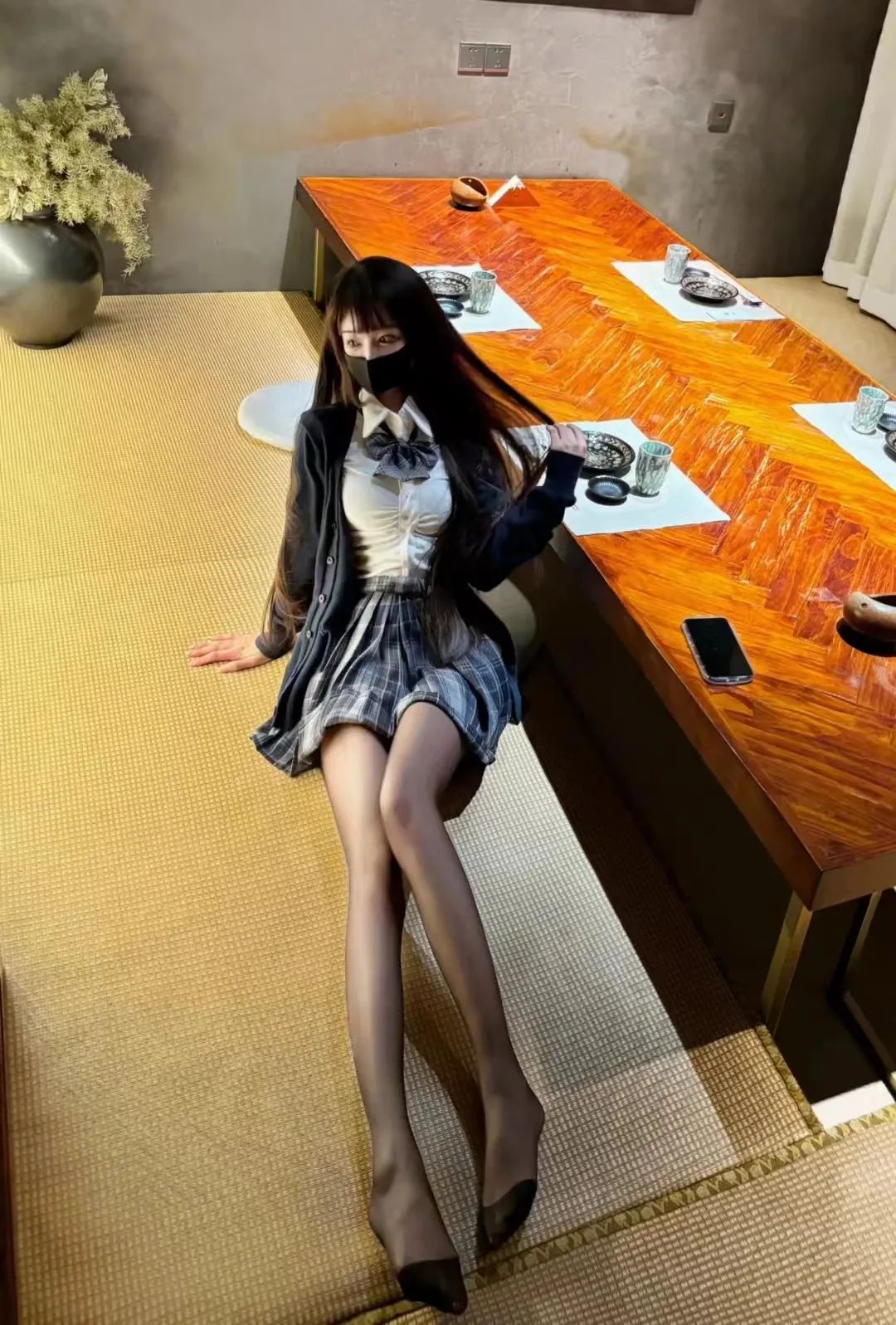 颜值cos，黑丝大长腿的御姐，长相太好看了 - 炫图天下
