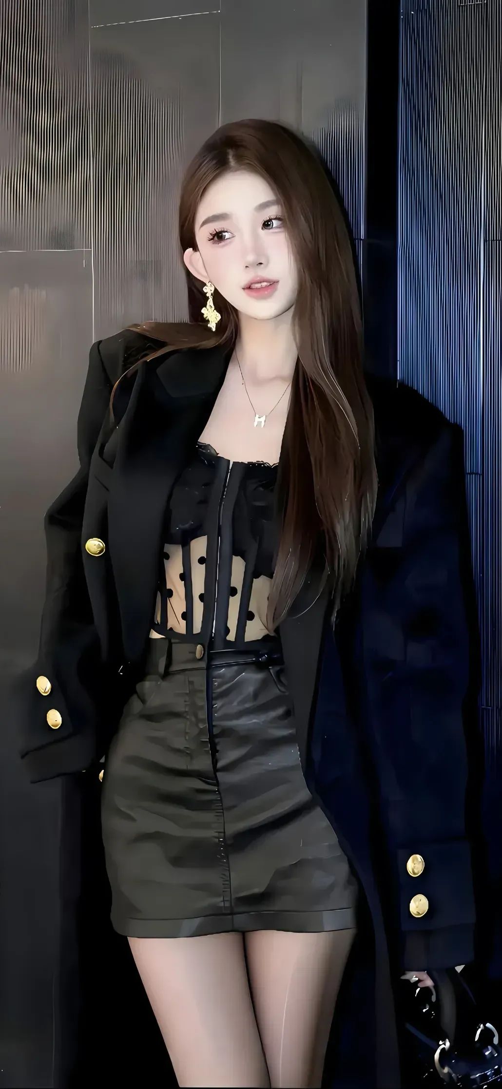 美女壁纸 | 很有料~ - 炫图天下