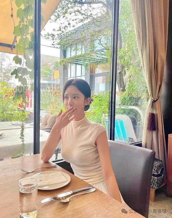 韩国顶流网红美女，气质出众，身材比例完美，还有极致腰臀比 - 炫图天下