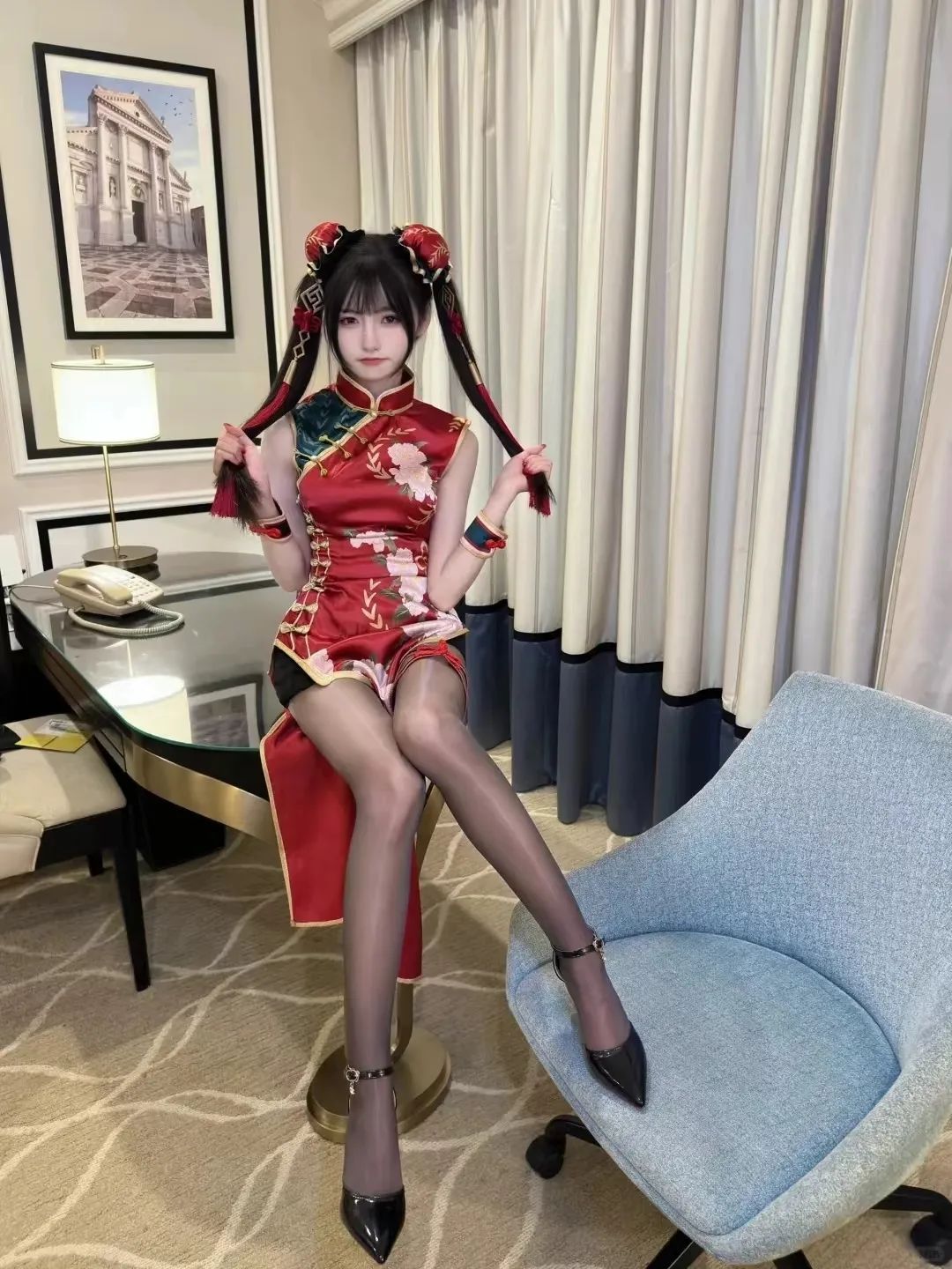 颜值cos：黑丝美腿的中华娘，旗袍装太绝美了 - 炫图天下