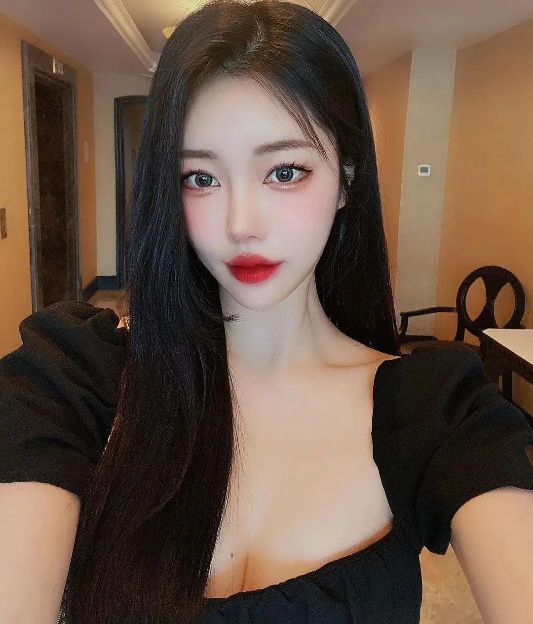 网红suzy，风格大胆，极品身材 - 炫图天下