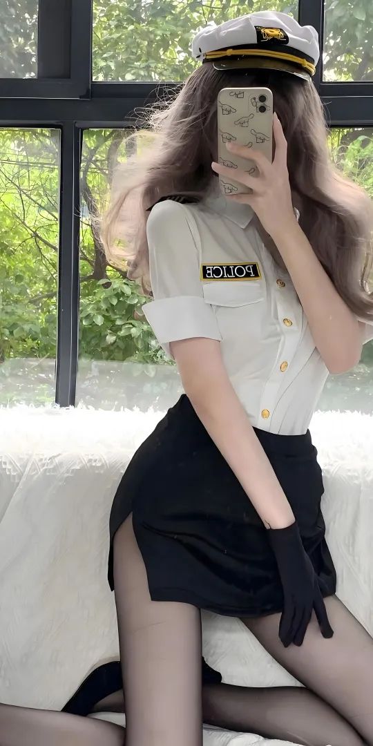 美女壁纸 | 制服短裙 - 炫图天下