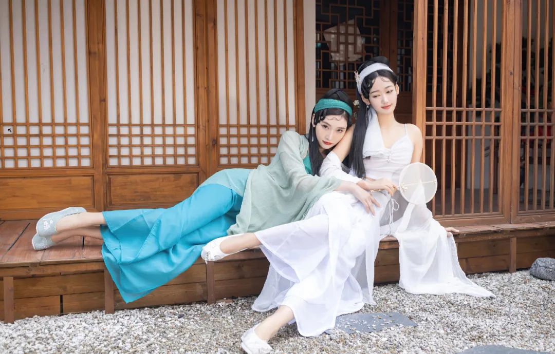 作品欣赏：网红模特姐妹花！ - 炫图天下