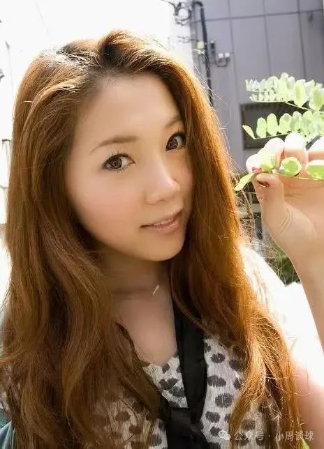 岛国传奇女神！初代网红，顶级身材和颜值，大家感受一下 - 炫图天下