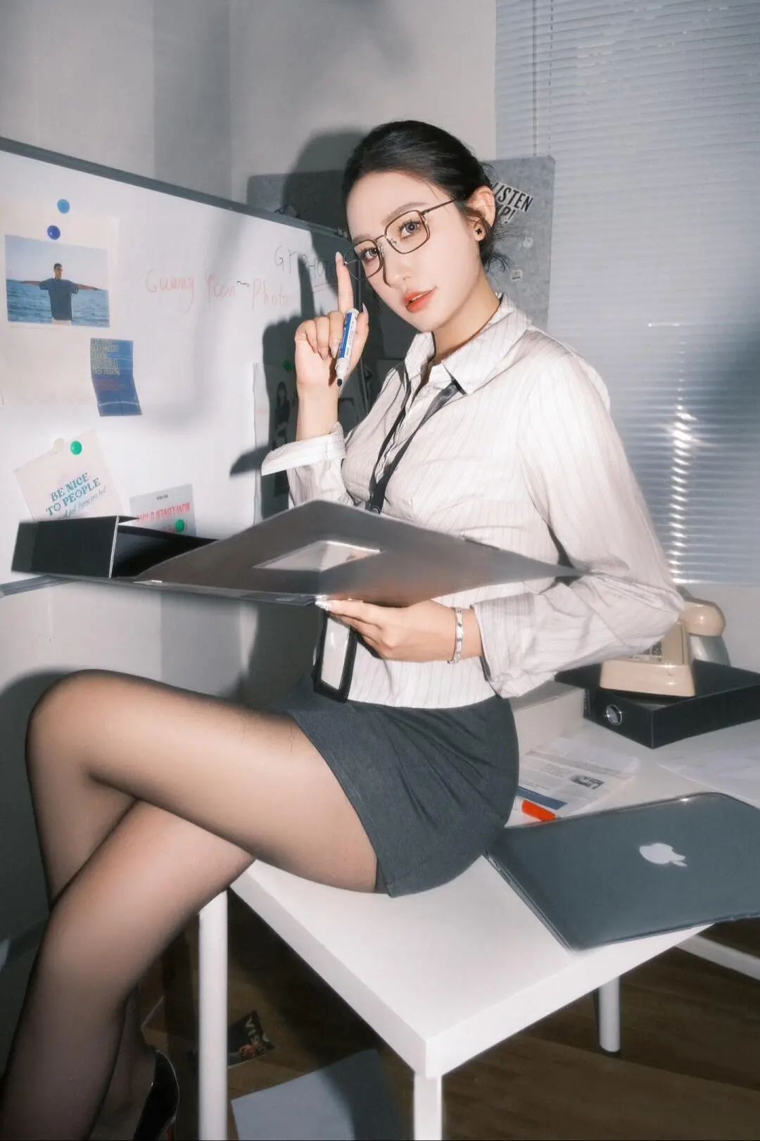 美女 | 黑丝+职业制服，你的专属小秘书 - 炫图天下