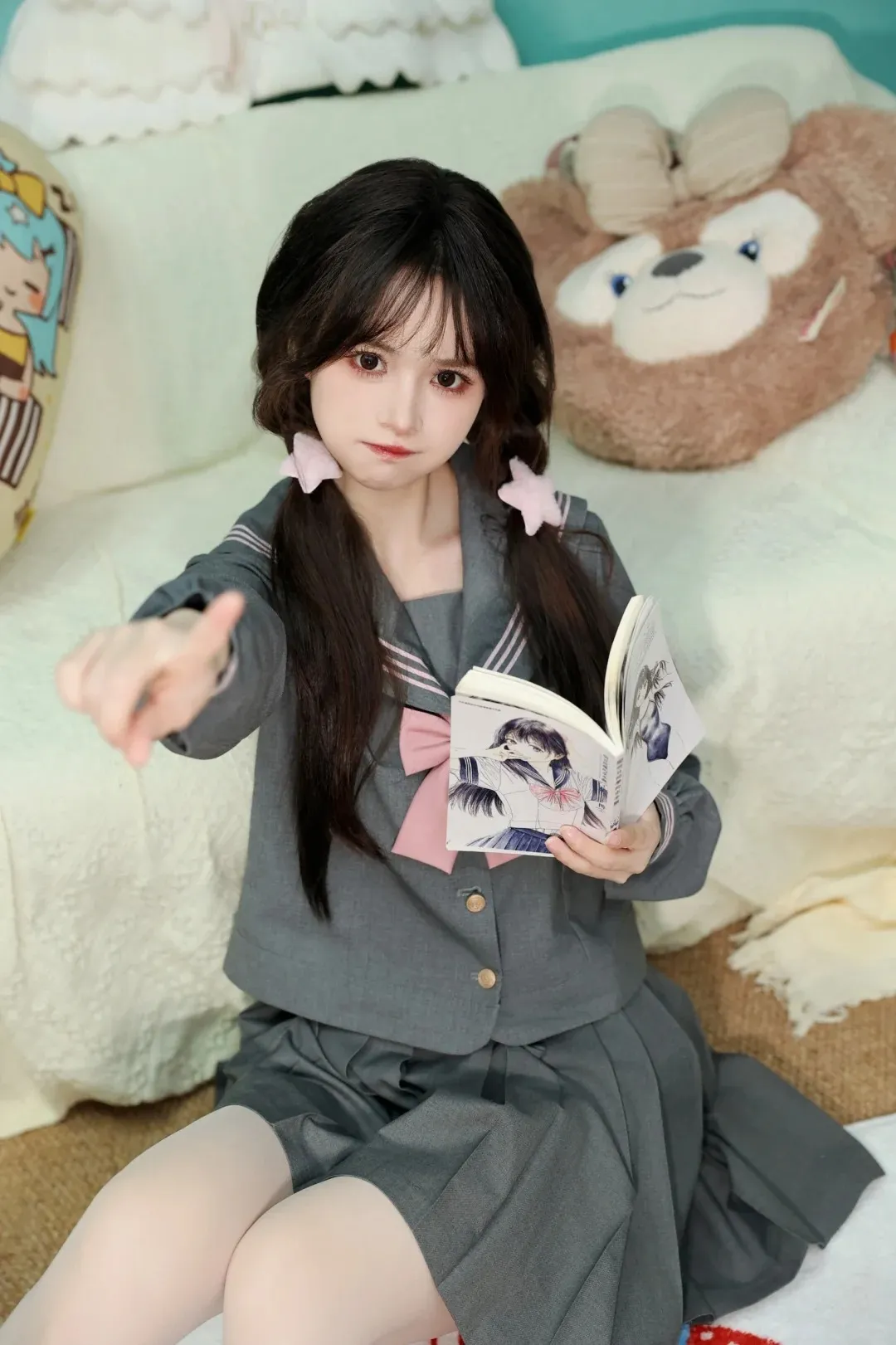 初中学妹COS，玉足、0D白丝JK，简直太爱了 - 炫图天下