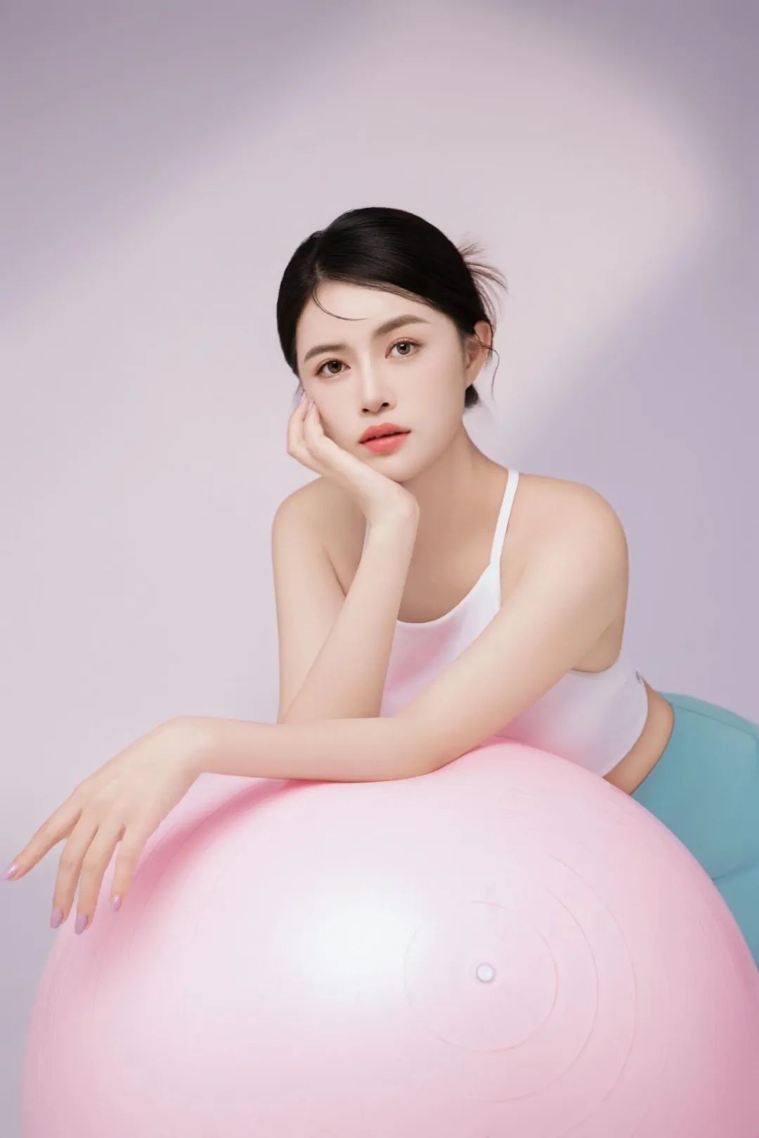 瑜伽穿搭，洁白纯净，舒适柔软 - 炫图天下