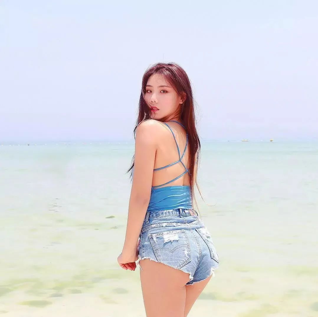 身材绝绝子，女的看到把持不住吧？ - 炫图天下