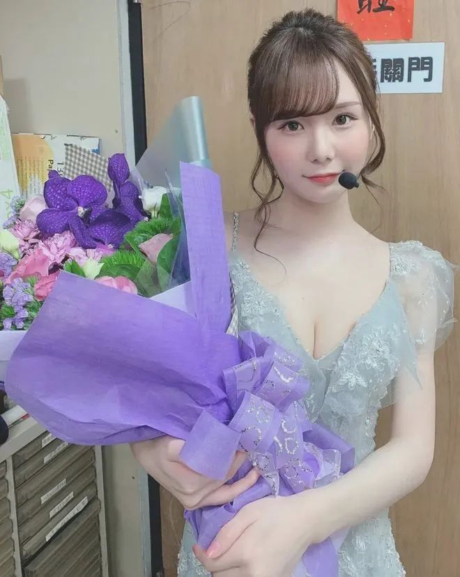 岛国业界极品女教师，颜值高身材好，水娃体质太绝了！ - 炫图天下