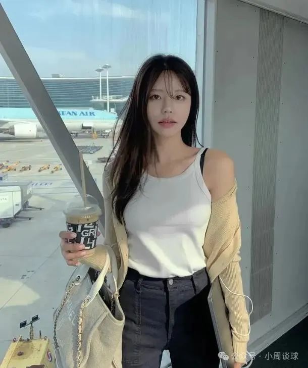 韩国美女老板娘，大长腿身材出众，纯欲风好评 - 炫图天下