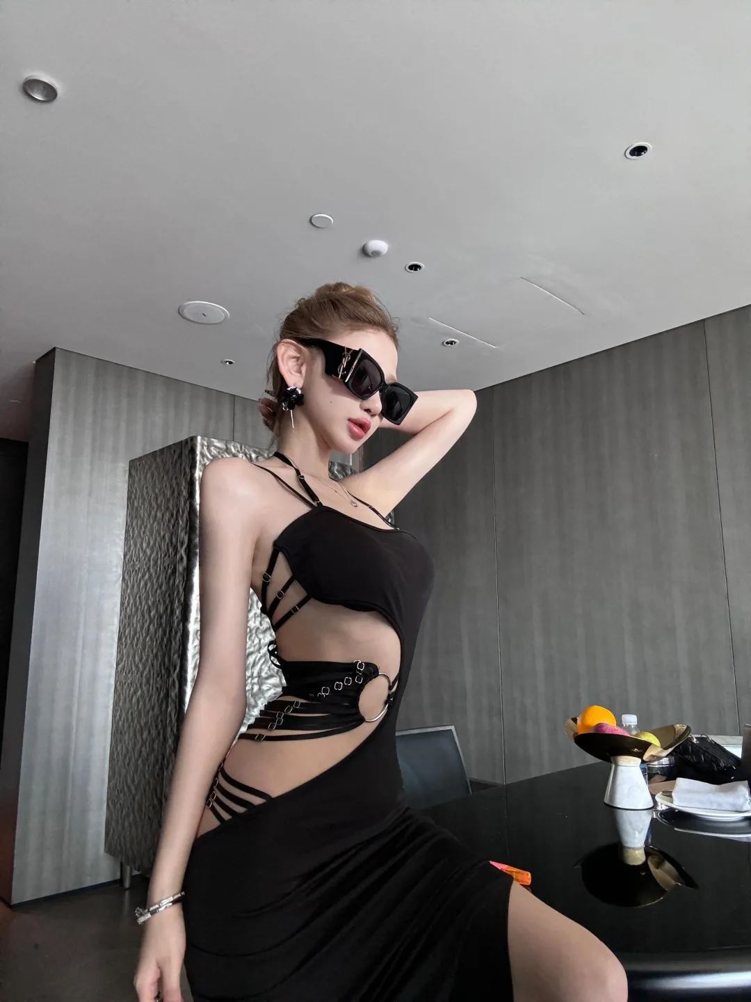 高冷美少女战士写真 - 炫图天下