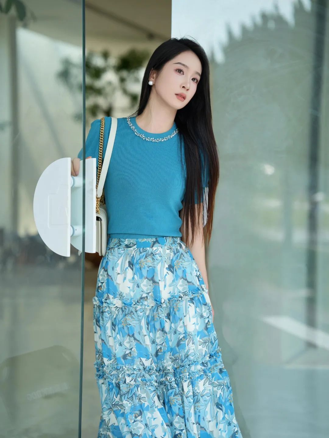 作品欣赏：紧身衣，碎花裙！ - 炫图天下