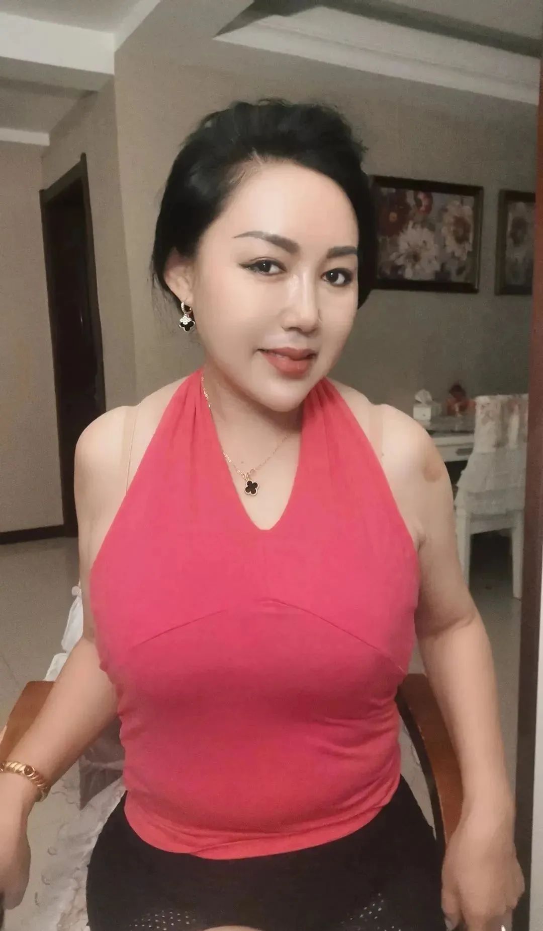 顶级丰腴熟妇！坦克般微胖身材，一般人扛不住！ - 炫图天下