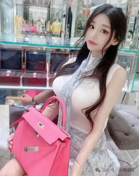 韩国知名网红，36E、水蜜桃、蚂蚁腰，极致腰臀比，漫画一样的身材 - 炫图天下