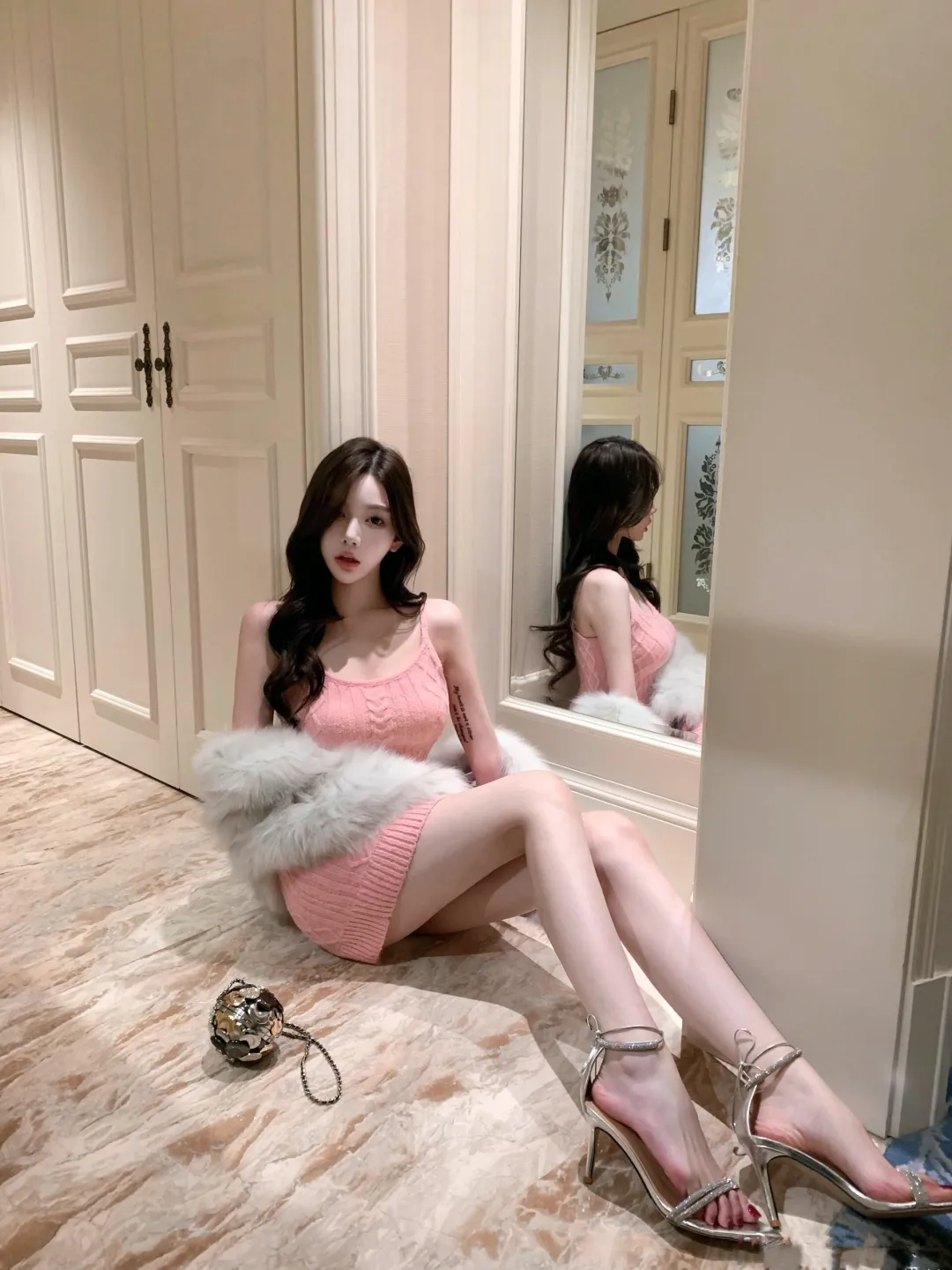 一组超美手壁纸 | 不敢对视~ - 炫图天下