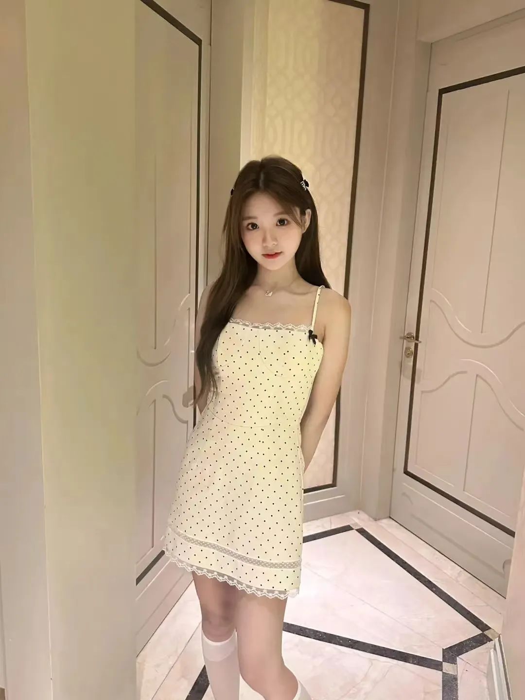颜值cos：白丝美腿的小姐姐，长相甜美可爱 - 炫图天下