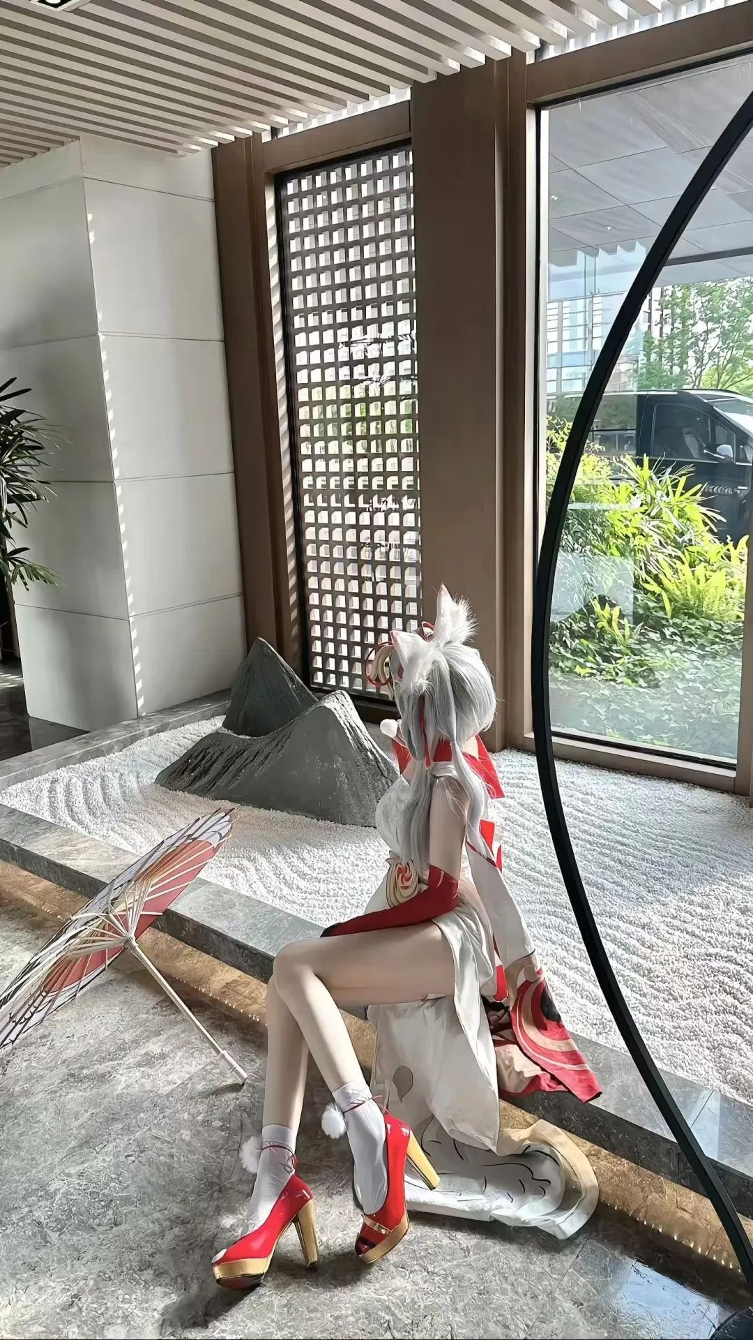 颜值cos：美腿玉足的小姐姐，长相很苗条 - 炫图天下