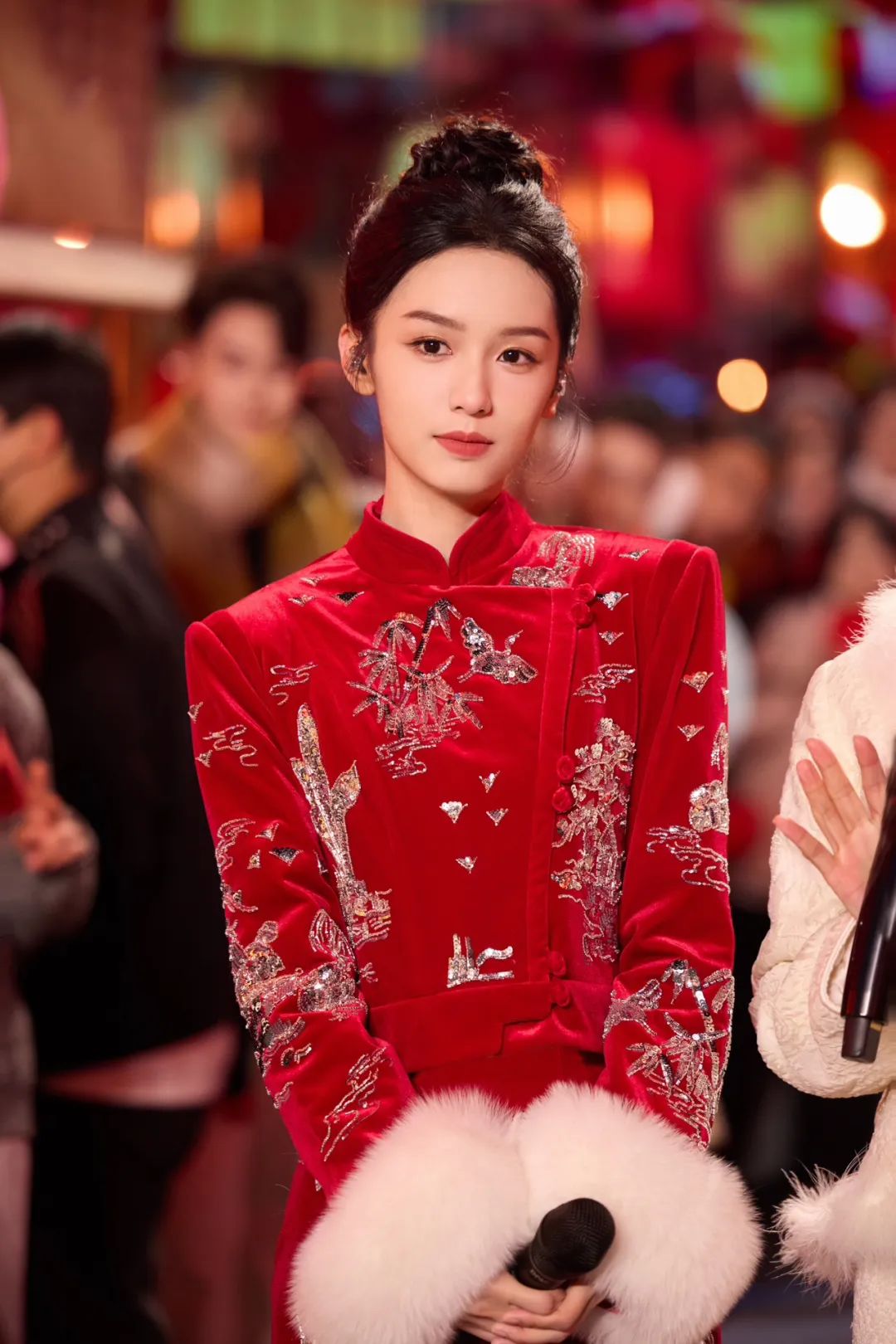 周也｜红红火火 央视跨年晚会 - 炫图天下