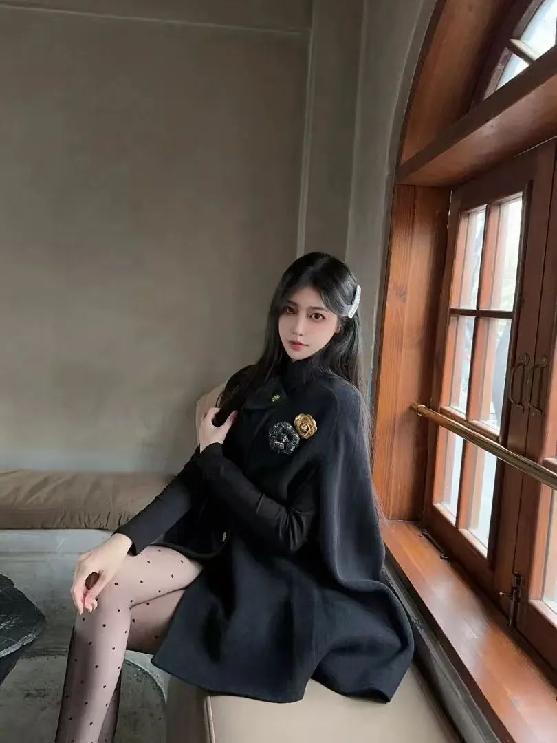颜值cos：黑丝美腿的小姐姐，气质太高冷了 - 炫图天下